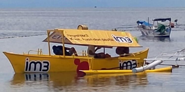 Indosat Beri Bantuan Paket Data Kepada Pengemudi Becak Dan Perahu Di Gorontalo