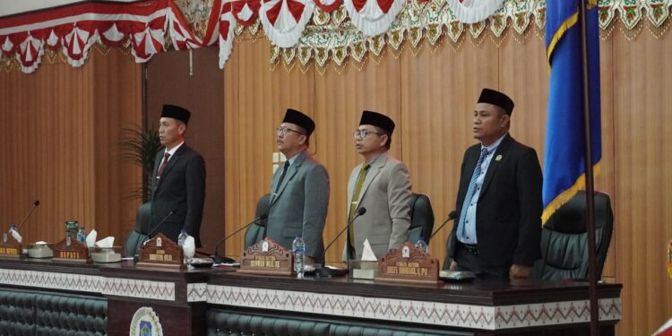 Bupati Iskandar Hadiri Paripurna Tahap II Perubahan KUA-PPAS Dan Ranperda RPJMD 2025-2029